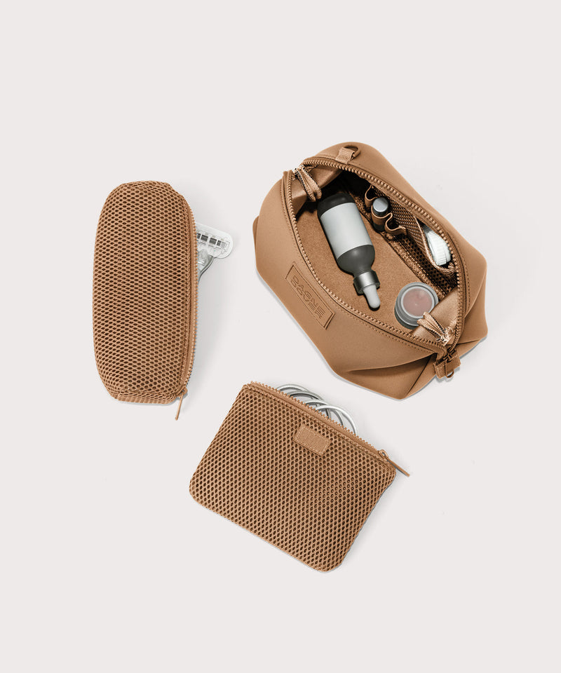 Hunter Toiletry Bag in Camel, Large